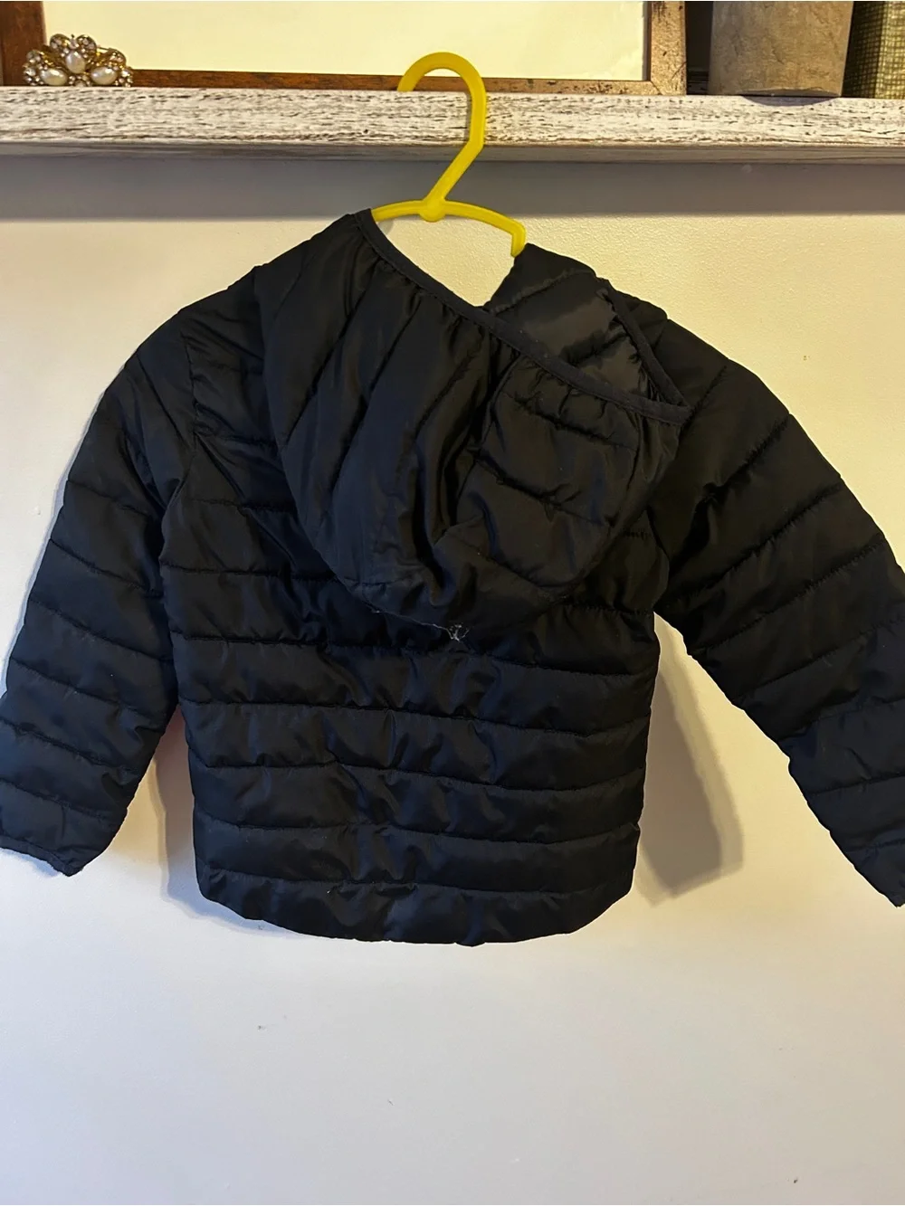 Old Navy Black Hooded Kids Puffer Jacket XS 5